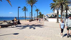 79 - Rosas - Paseo Maritime et Plage Nova